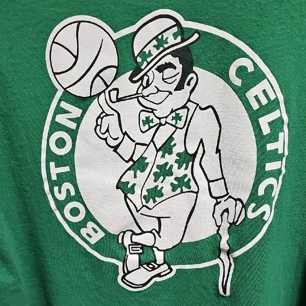 Green Boston Celtics T-Shirt - Picture 3 of 5